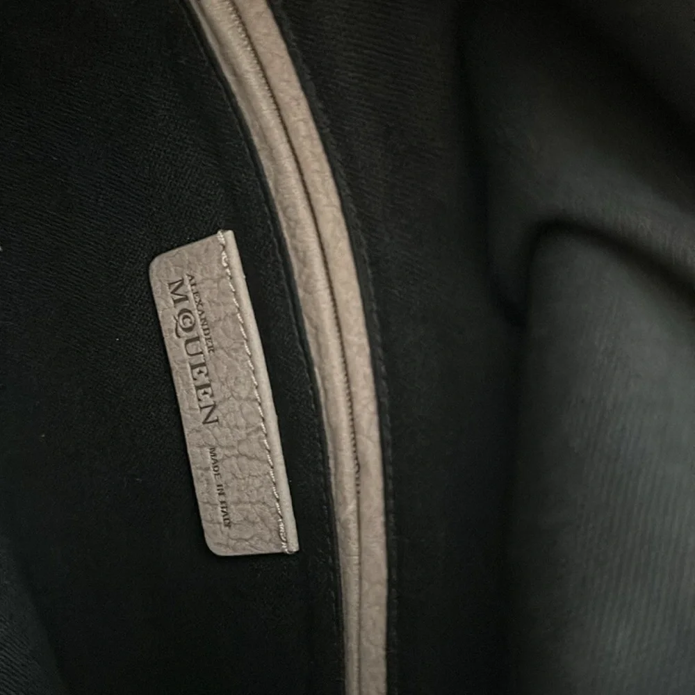 Authentic Alexander McQueen Clutch gray - Picture 7 of 8